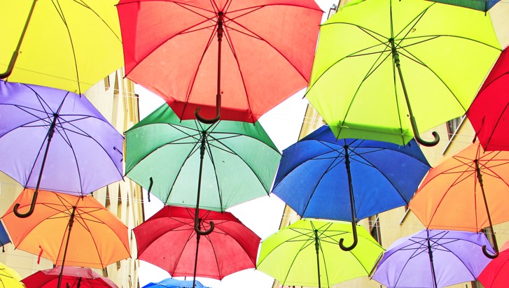 Paraplyer i olika färger